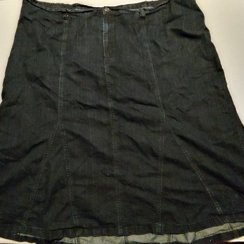 Liz & Me dark denim skirt